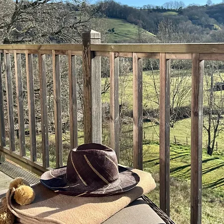 Maison Mauen Bed and Breakfast 3*